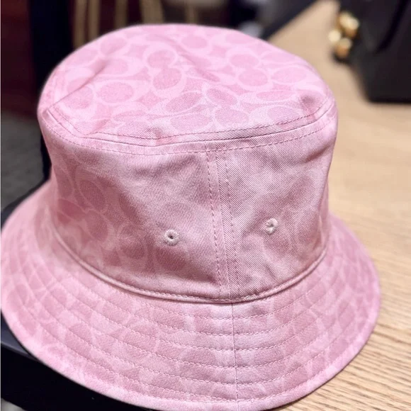 NWT Coach Signature Bucket Hat in Powder Pink CAP77 Size: XS 